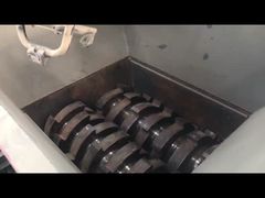 İzle: Plastik Geri Dönüşüm Tesisi Vitrini İçin İki Eksenli Kesme Tipi Plastik Parçalayıcı Makinesi 2-3tph