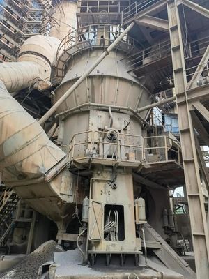 Metal ve metal olmayan cevherlerin kırılması ve öğütülmesi için dikey spiral değirmen