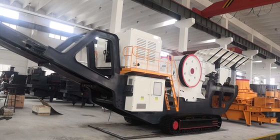 Madencilik İçin Taş Kum Yapımı PE750 × 1060 Mobil Çeneli Kırma Makinesi