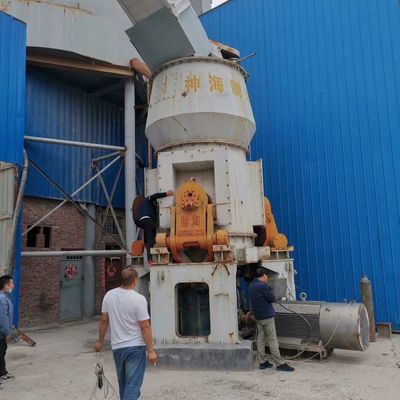 Yüksek Verimli 55-250 t / h Cevher Öğütme Değirmeni Çimento Dik Değirmen